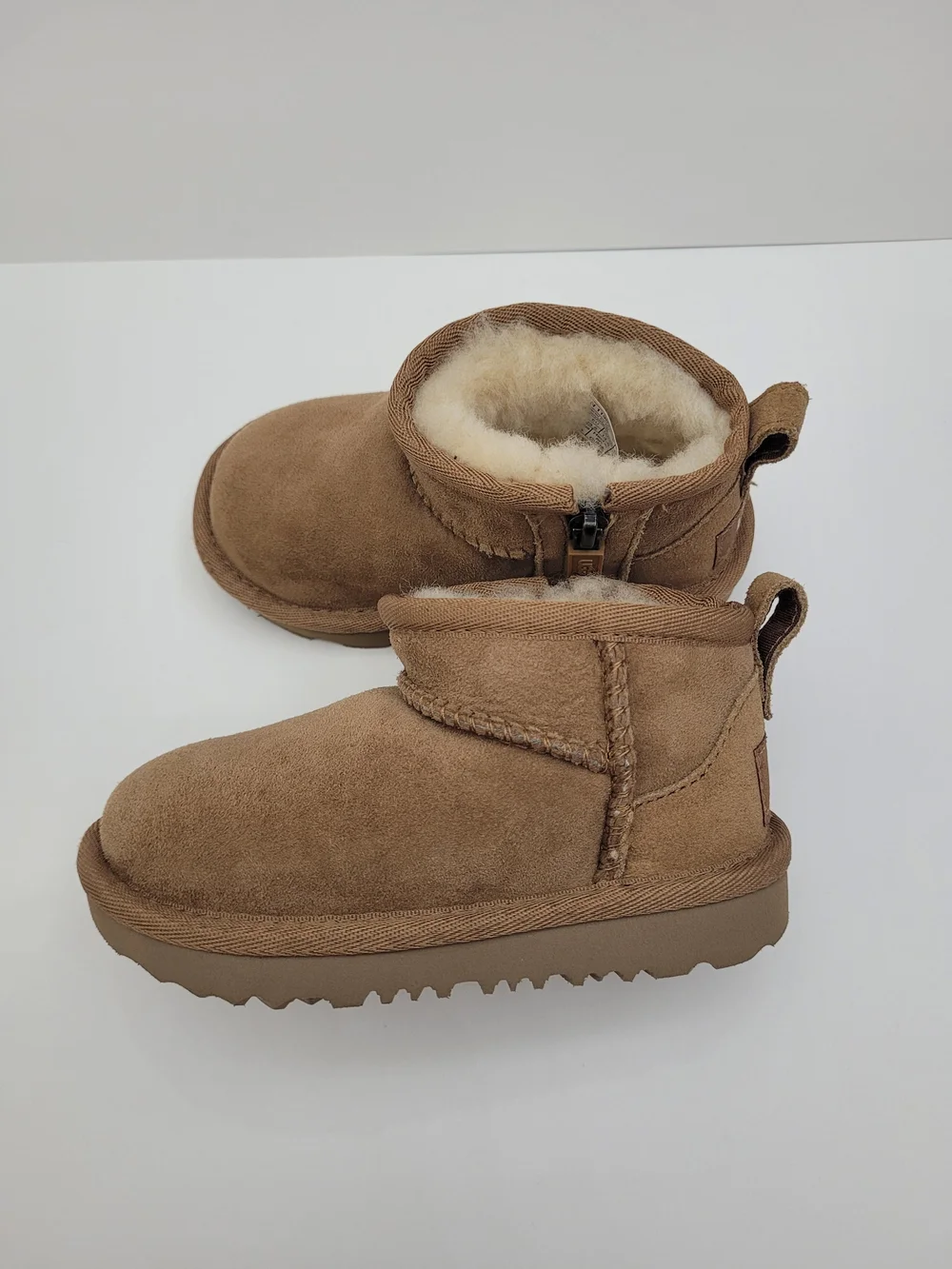 UGG Sz 7 Toddler Classic Ultra Mini Boots Shoes Brown Tan Chestnut